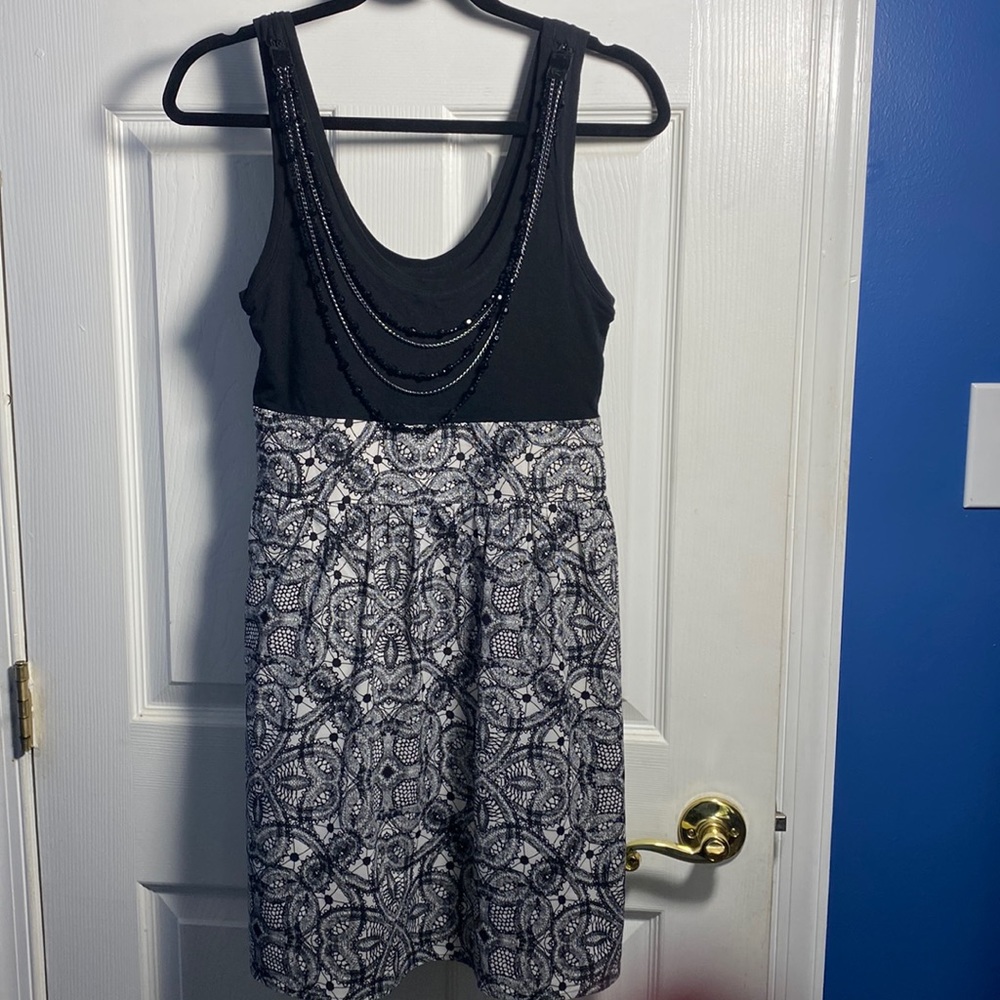 Express Midi Black and White Printed Dress with Attached Necklace, Size 6